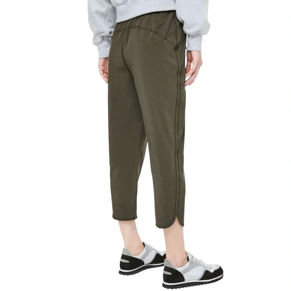 Lululemon Keep It Classic Crop 23” Size 8 in Dark Olive